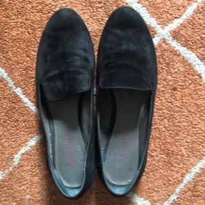 Very chic, Audrey Hepburn flat black loafers!